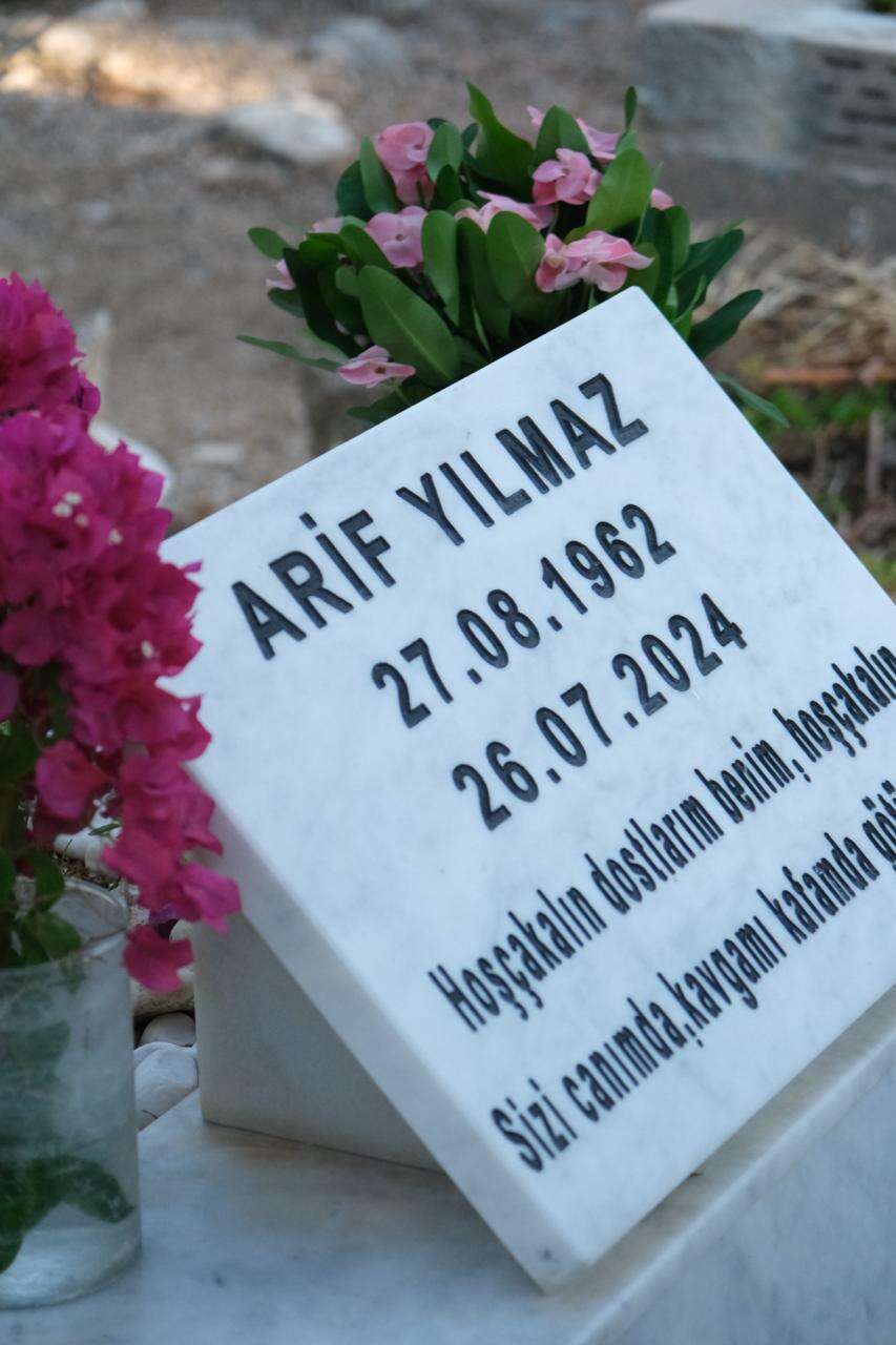 Bodrum’da Maviye Aşık Kaptan Arif Yılmaz, Vefatının 2. Yılında Mezarı Başında Anıldı 3